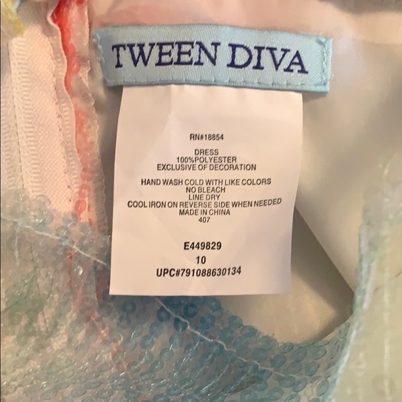 Girls dress - Picture 3 of 3